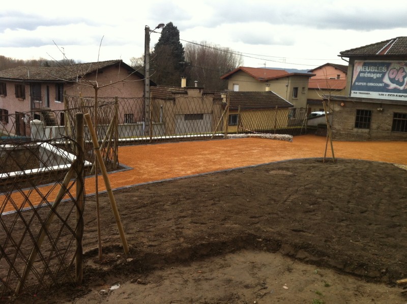 Terrain de pétanque trevoux 01600