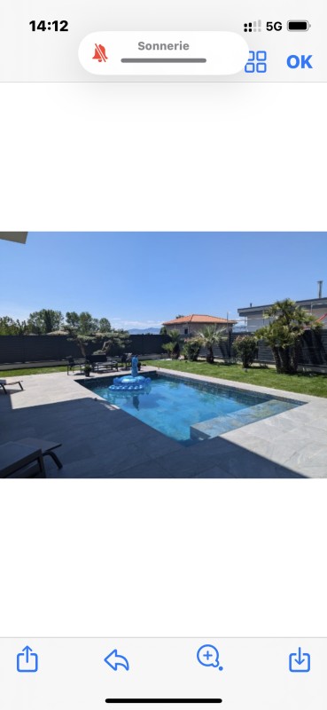 Aménagement d'un jardin en pente avec piscine par un paysagiste à Villefranche sur Saône