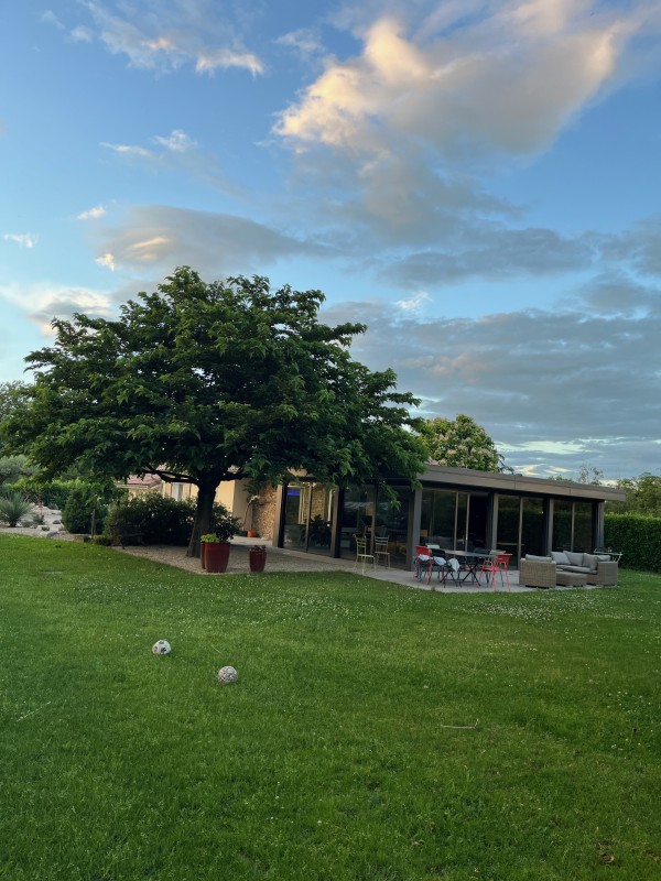 Trouver un jardinier proche de moi pour tonte de gazon proche de Genay 