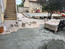 Idéal Concept Paysage -  Quelle entreprise de jardinage contacter pour implanter et entretenir un parterre de fleurs à Villefranche-sur-Saône 69400 ?
